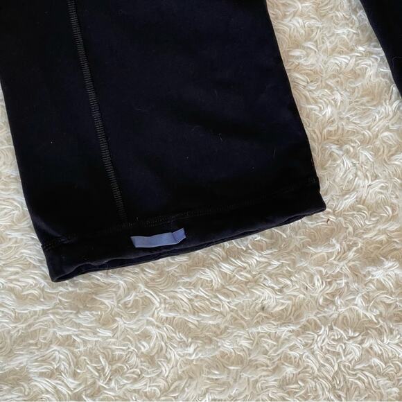 Lululemon Groove Crop Black Blue Color Block Waistband Size 4 - Picture 8 of 8